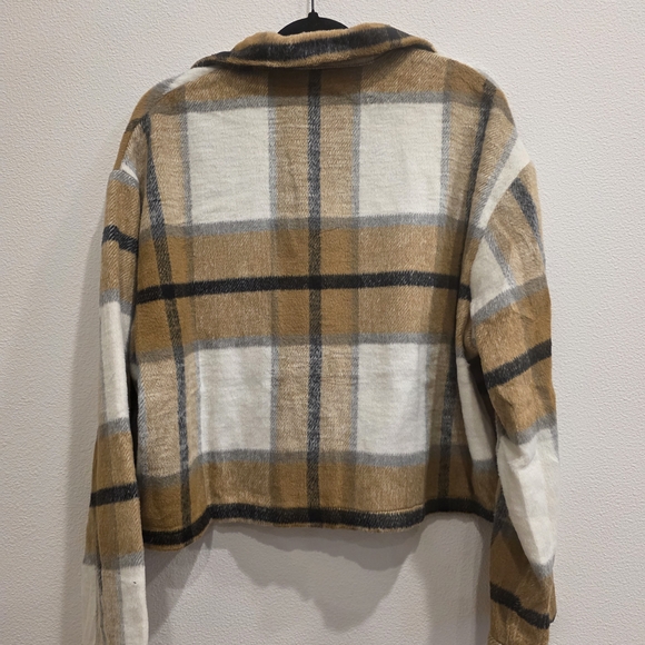 Plaid Button-Up Women's Jacket - Picture 3 of 3